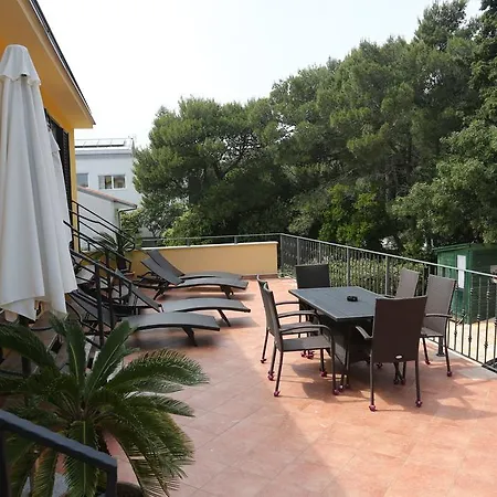 Guest house Figarola 3*